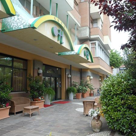 Hotel Rosa Del Deserto Castrocaro Terme Exterior foto