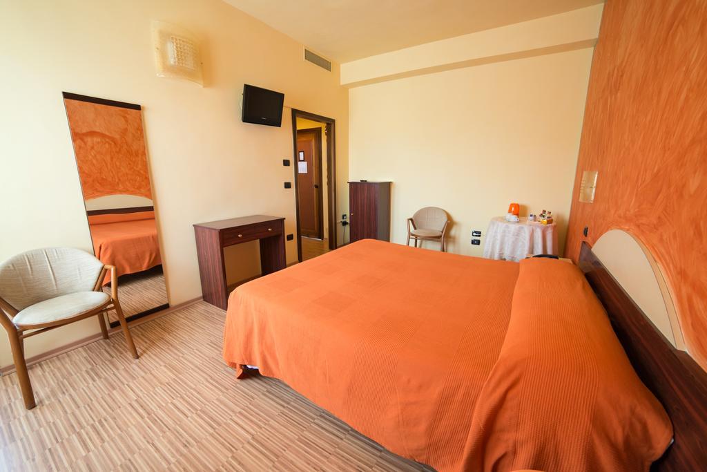 Hotel Rosa Del Deserto Castrocaro Terme Exterior foto