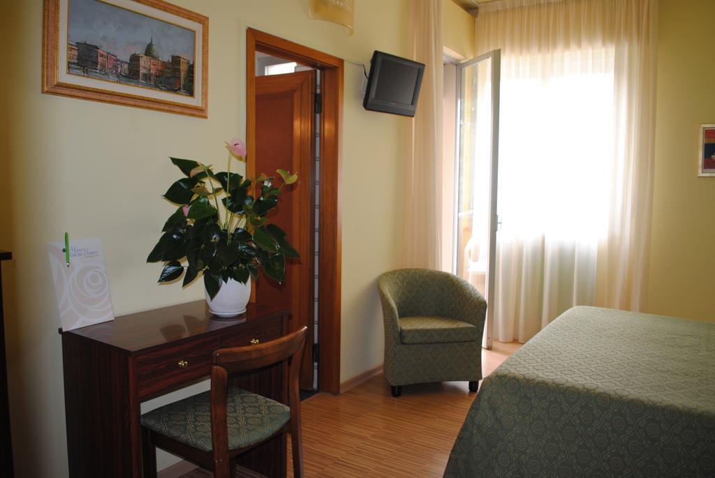 Hotel Rosa Del Deserto Castrocaro Terme Exterior foto
