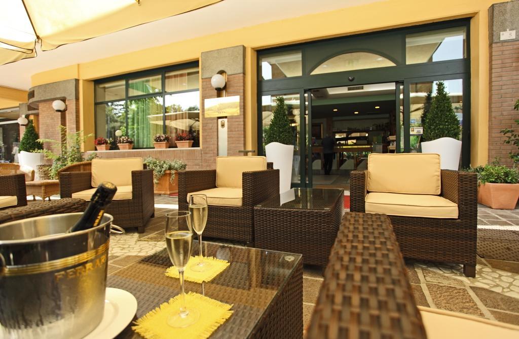 Hotel Rosa Del Deserto Castrocaro Terme Exterior foto